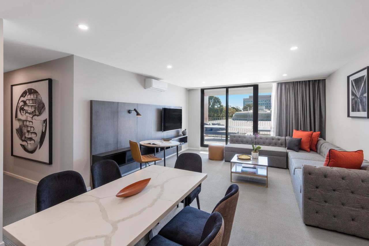 Deco Hotel Canberra Exterior photo