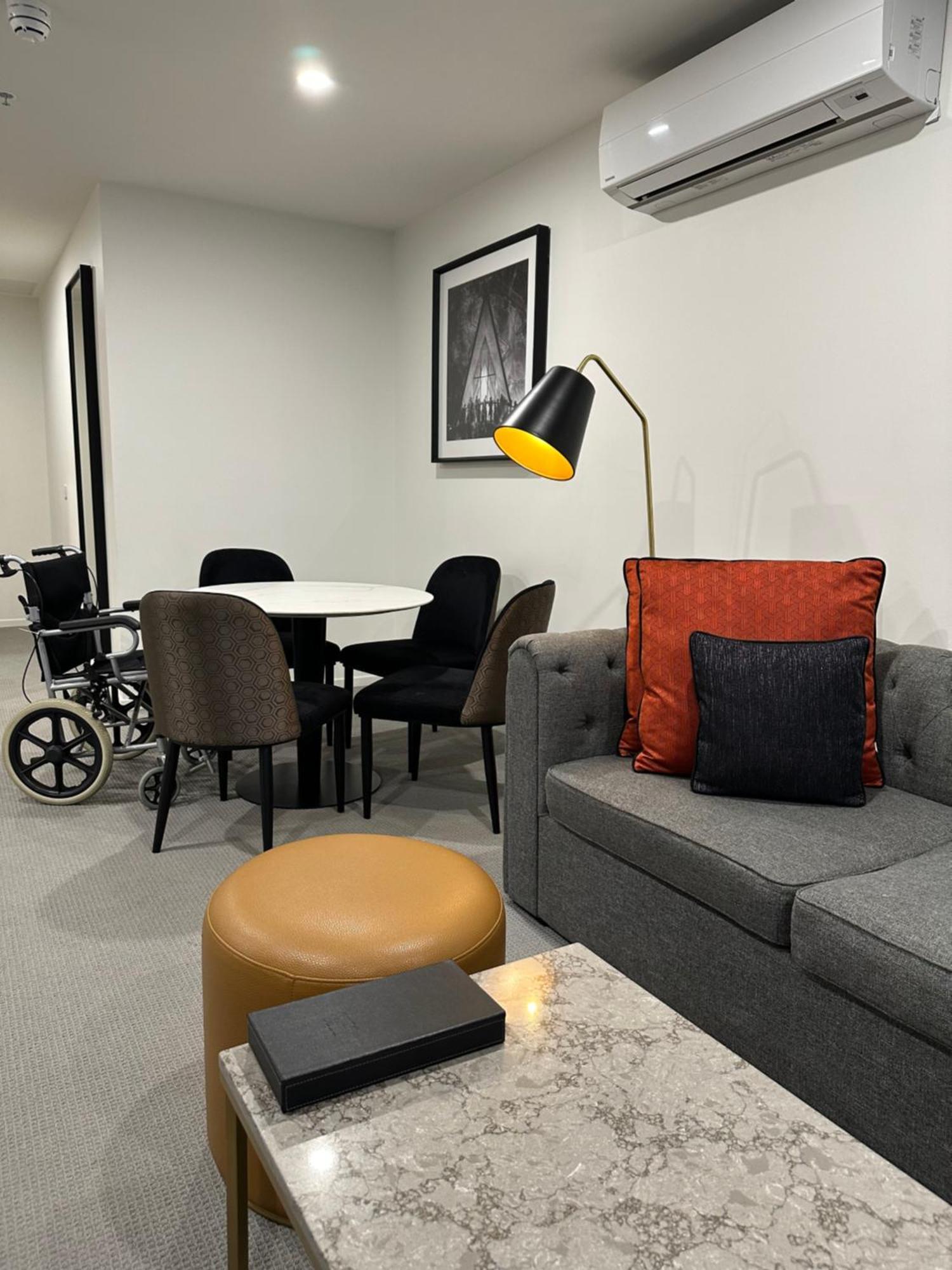 Deco Hotel Canberra Exterior photo